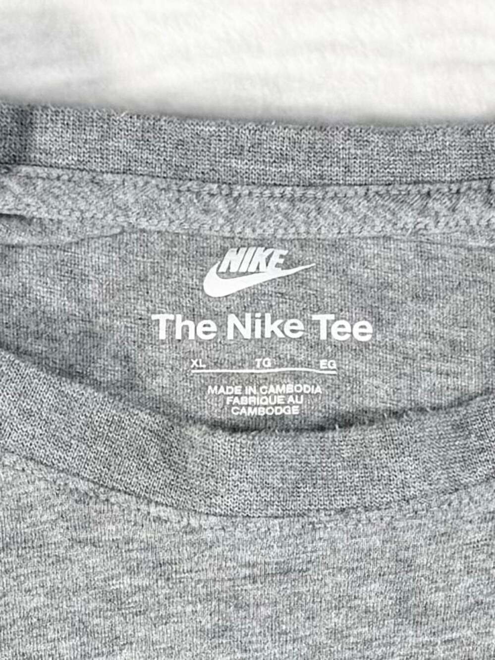 Nike Men's Sportswear Chenille Logo Graphic T-Shirt Gray XL - Picture 3 of 7